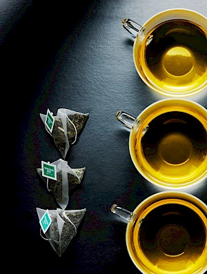 Photograph of moroccan tea, teabags, with glass cups