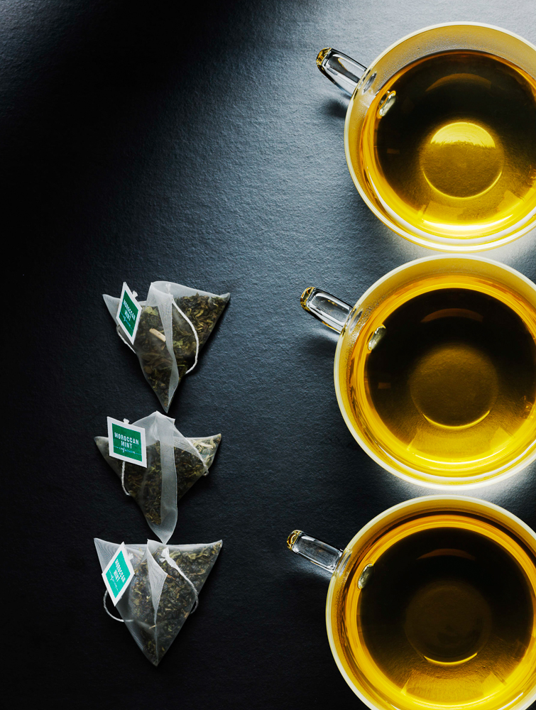 Photograph of moroccan tea, teabags, with glass cups