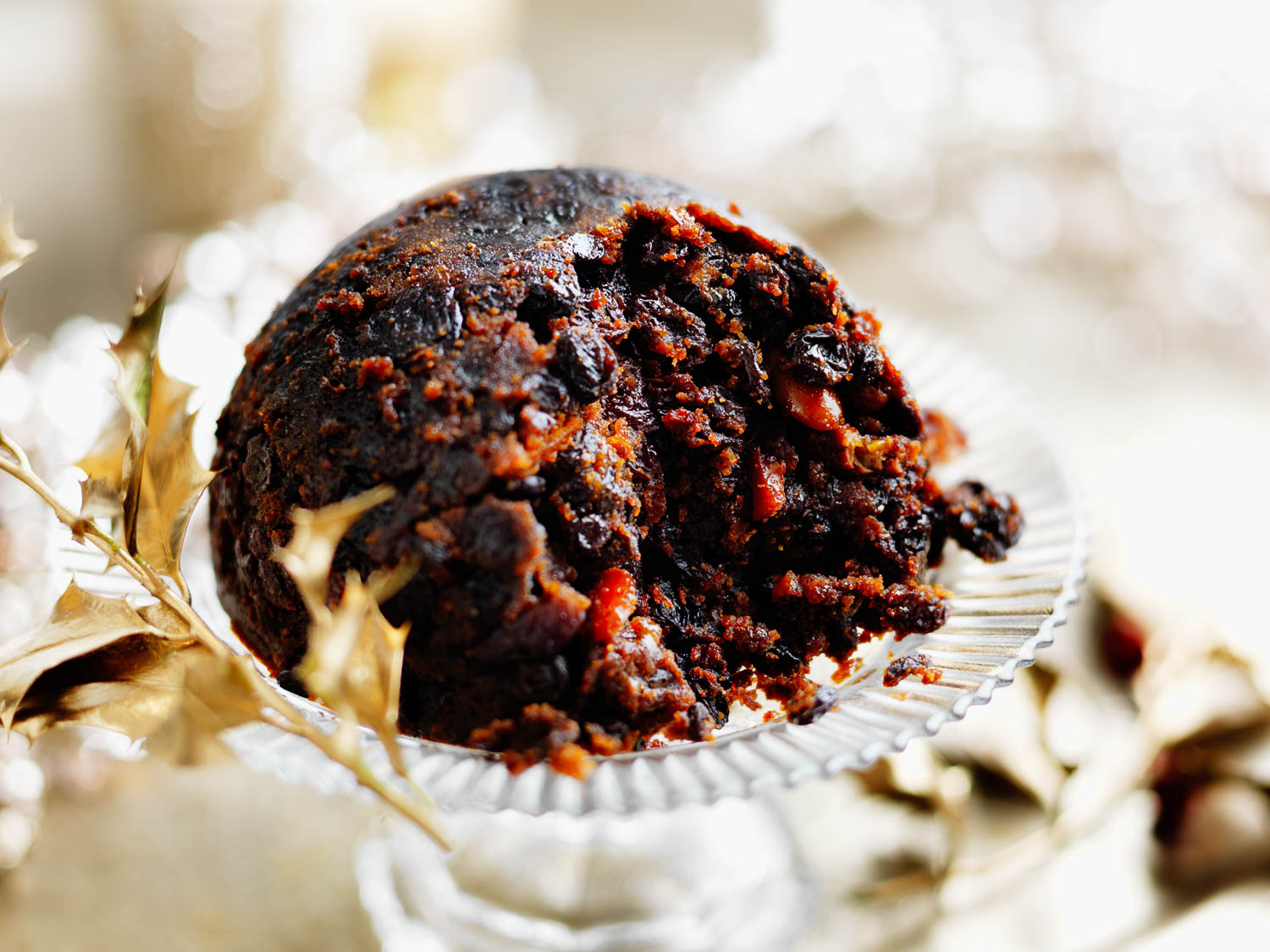 Christmas Pudding with Gold Holly